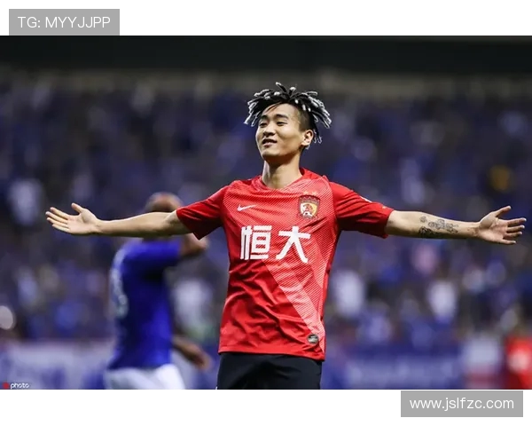 库兹马次节爆发独得14分15投仅中5助球队争取胜利